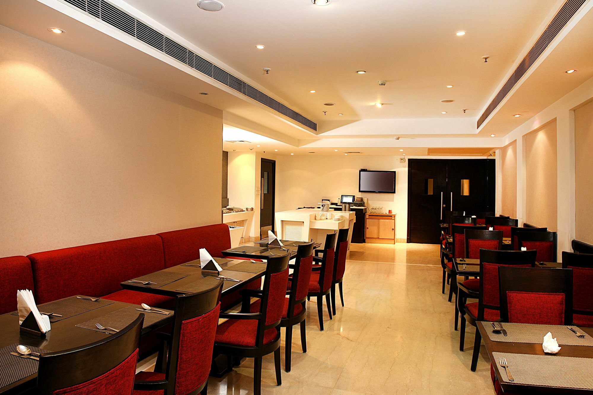 Inde Hotel Vista Woods Huda City Centre, グルガウン エクステリア 写真