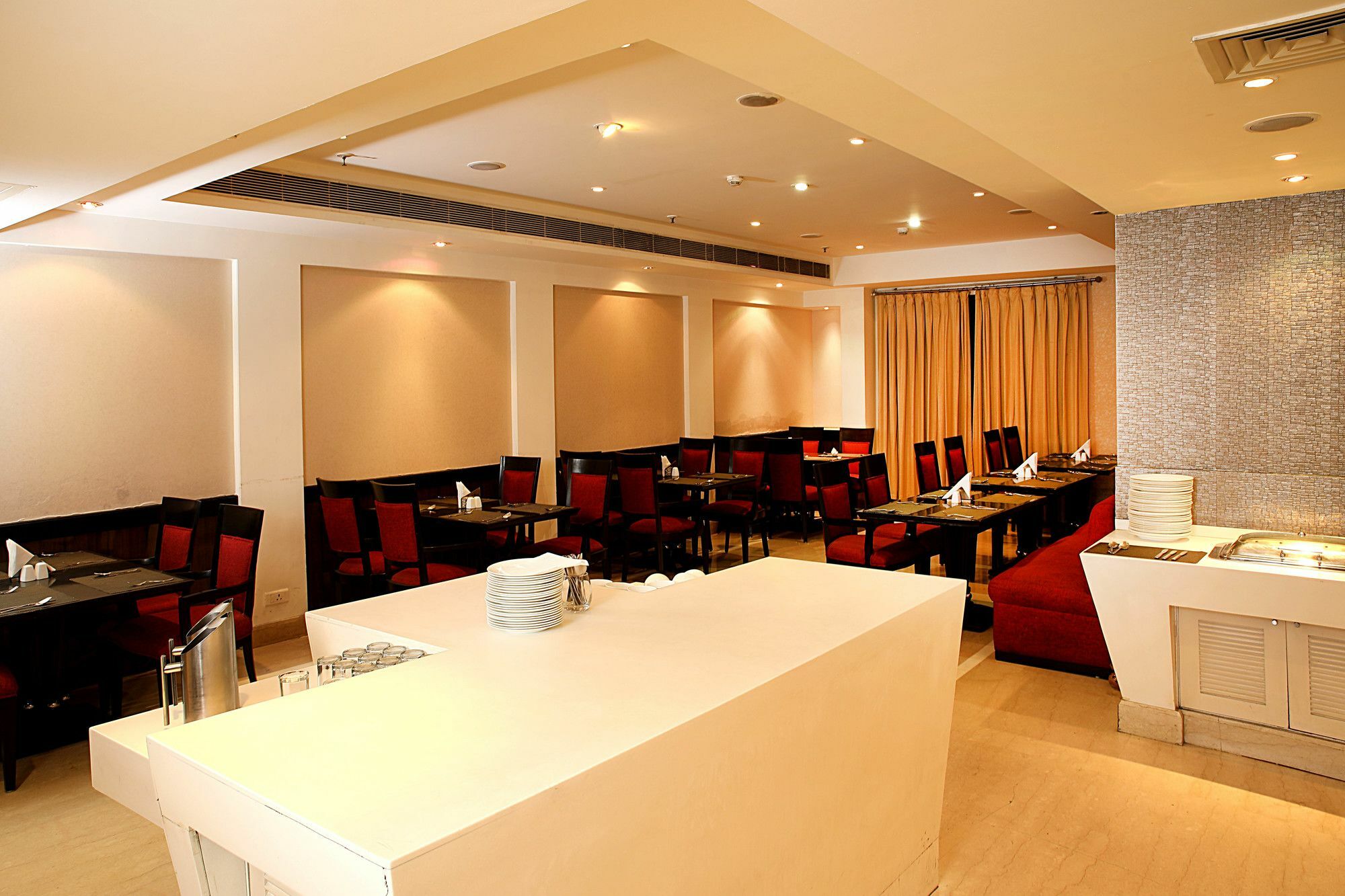 Inde Hotel Vista Woods Huda City Centre, グルガウン エクステリア 写真