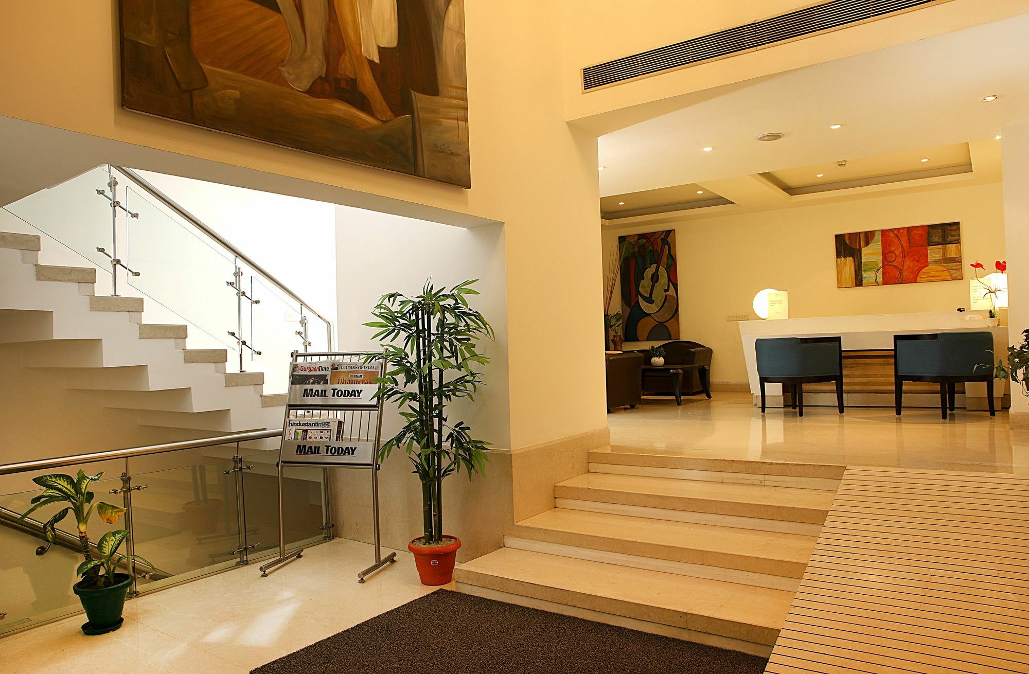 Inde Hotel Vista Woods Huda City Centre, グルガウン エクステリア 写真